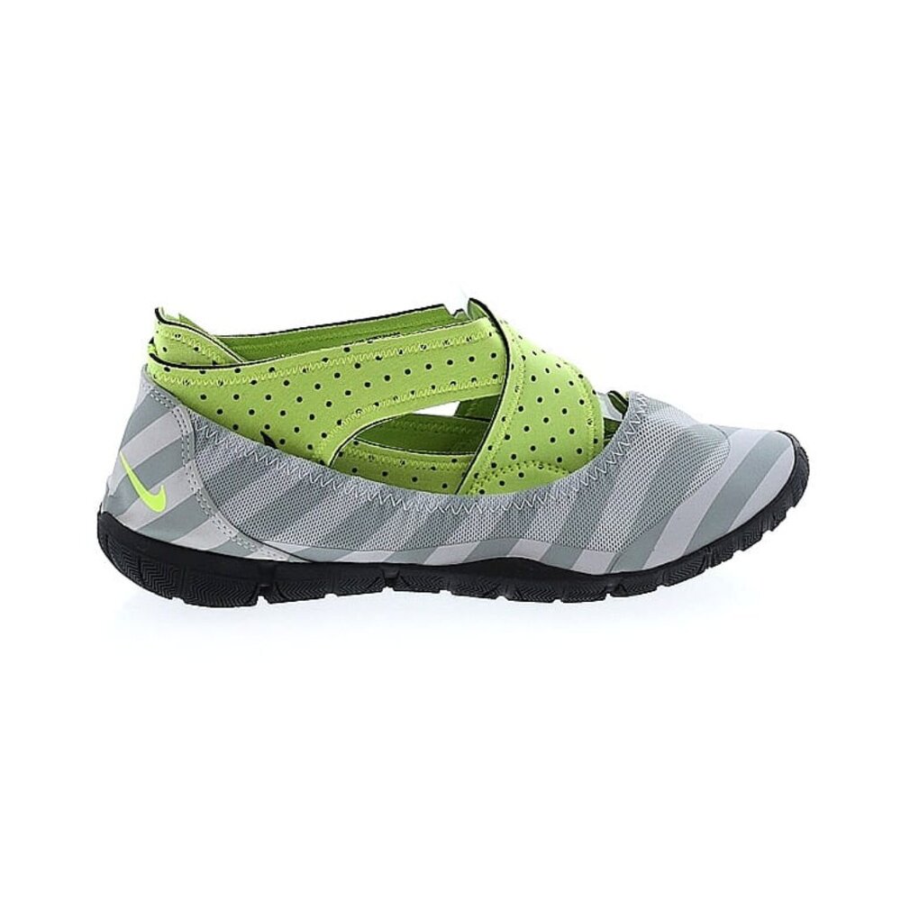 EUC W6.5 nike flats